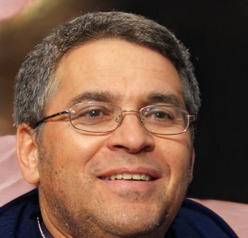 Finanzberater Lennart Hohenstein während einer Beratungssitzung